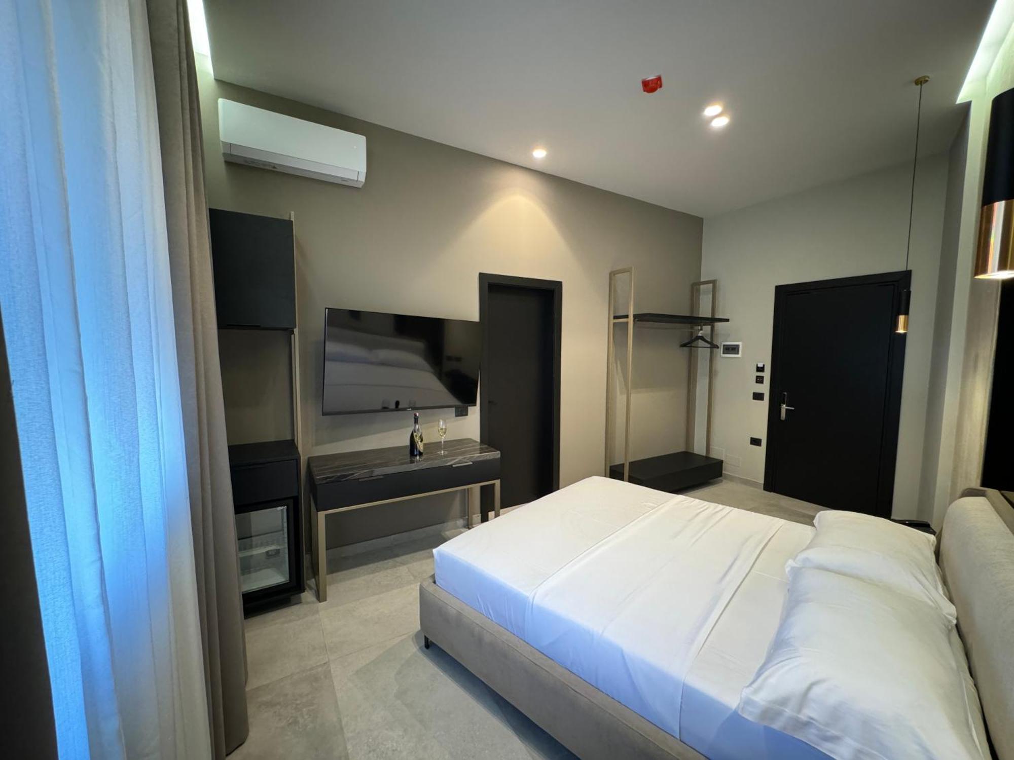 Nuna Hotel Radhime Exterior photo