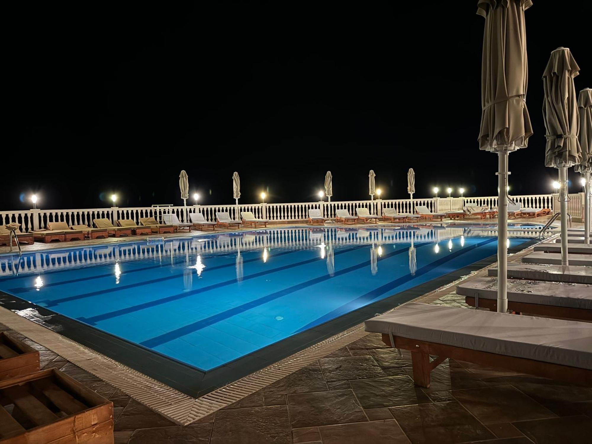Nuna Hotel Radhime Exterior photo